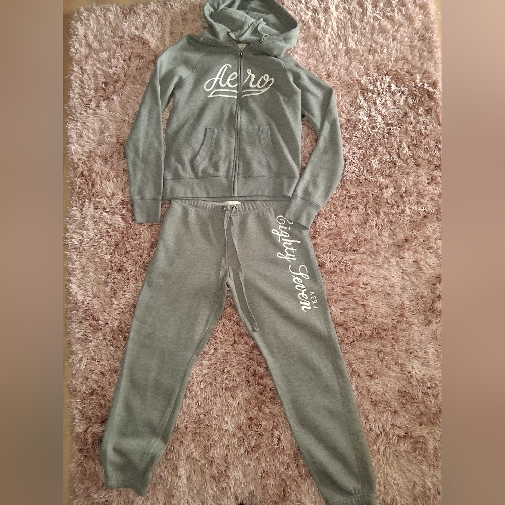 Aeropostale Gray Jogger Sweatpants And Hoodie with 'Eighty Seven' Script